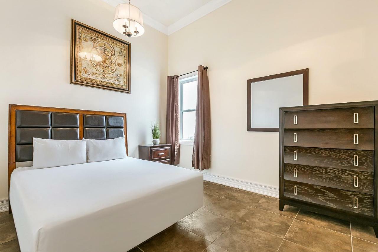 Spacious 4Br Condo On Carondelet Near All Hot Spo New Orleans Bagian luar foto