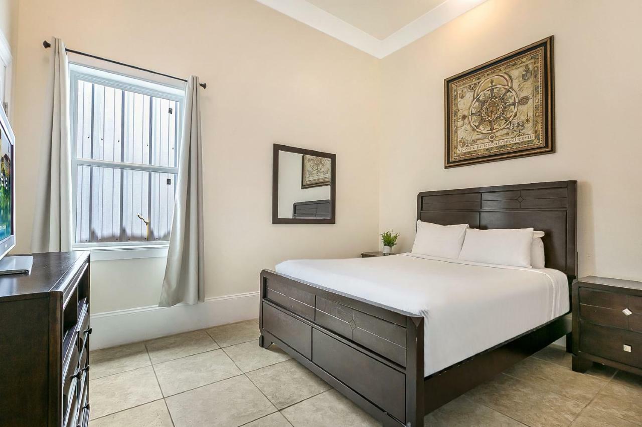 Spacious 4Br Condo On Carondelet Near All Hot Spo New Orleans Bagian luar foto